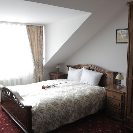 Hotel Slavia Salonta Buitenkant foto