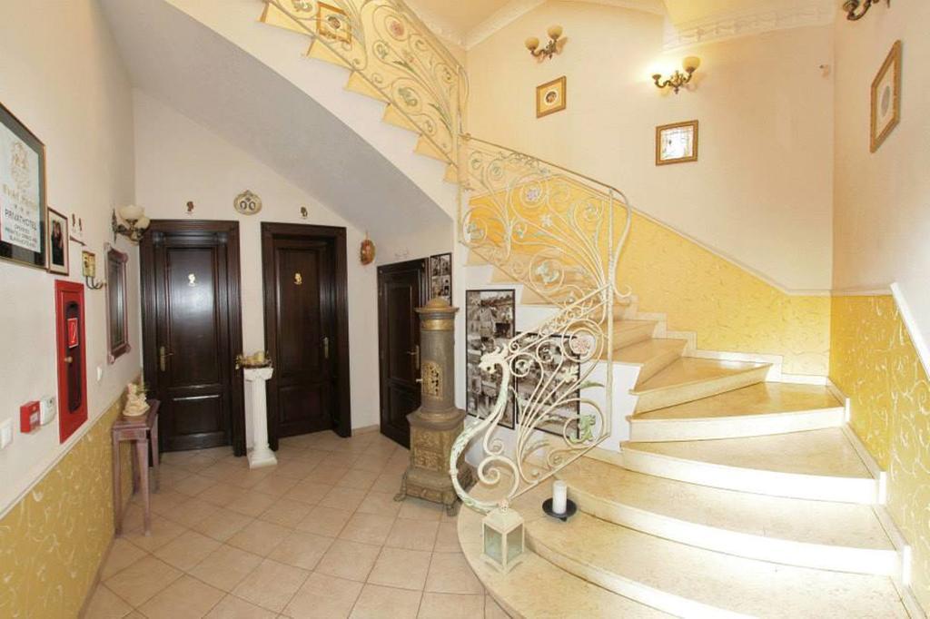 Hotel Slavia Salonta Buitenkant foto
