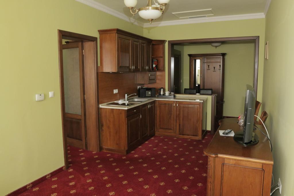 Hotel Slavia Salonta Buitenkant foto