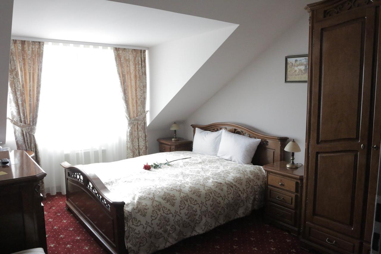 Hotel Slavia Salonta Buitenkant foto