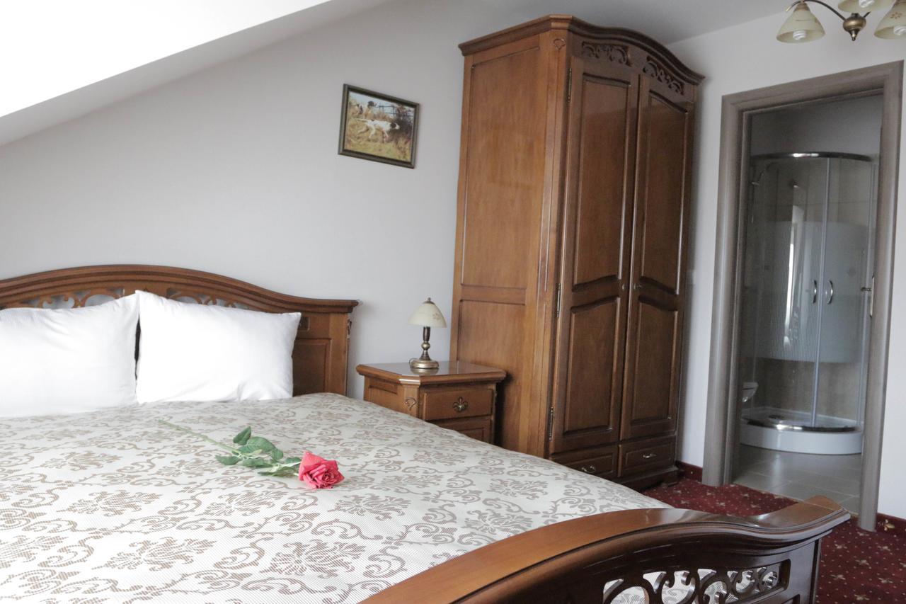 Hotel Slavia Salonta Buitenkant foto
